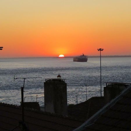 Tejo House River Lisbon Алмада Екстер'єр фото
