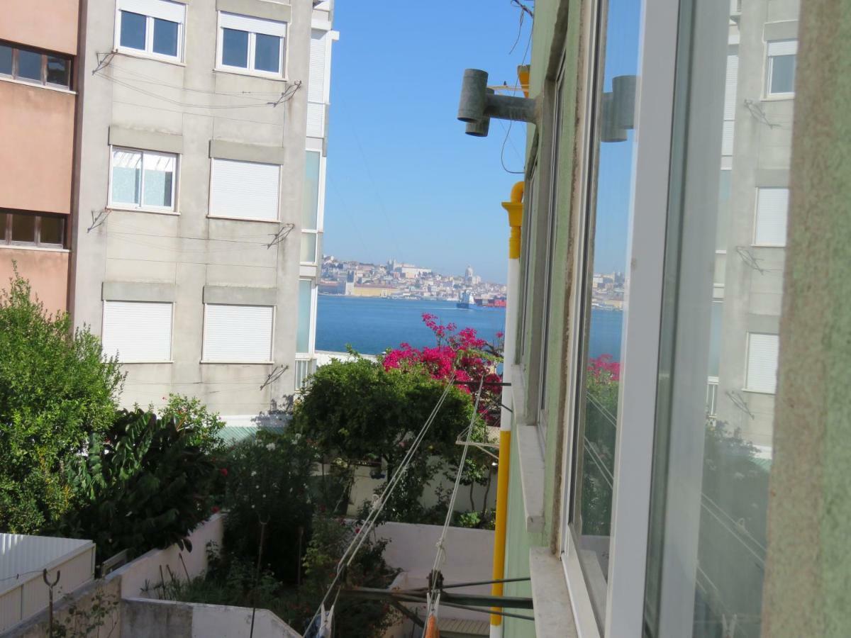Tejo House River Lisbon Алмада Екстер'єр фото