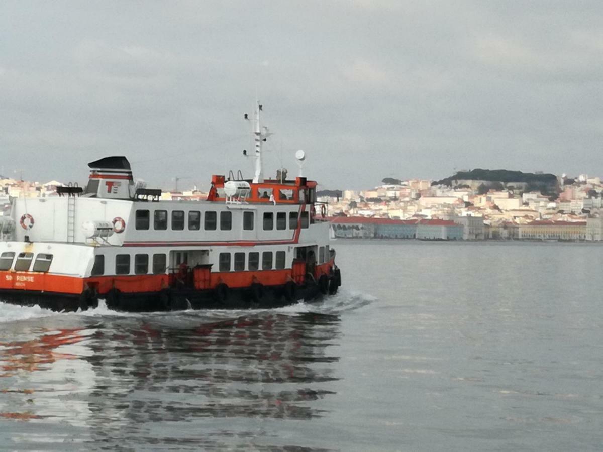 Tejo House River Lisbon Алмада Екстер'єр фото